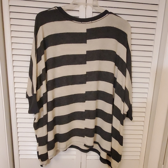 Cherish gray and cream striped oversized sweater - Picture 4 of 5